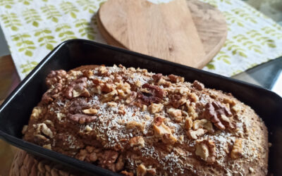 Pan de plátano de espelta con nueces tostadas